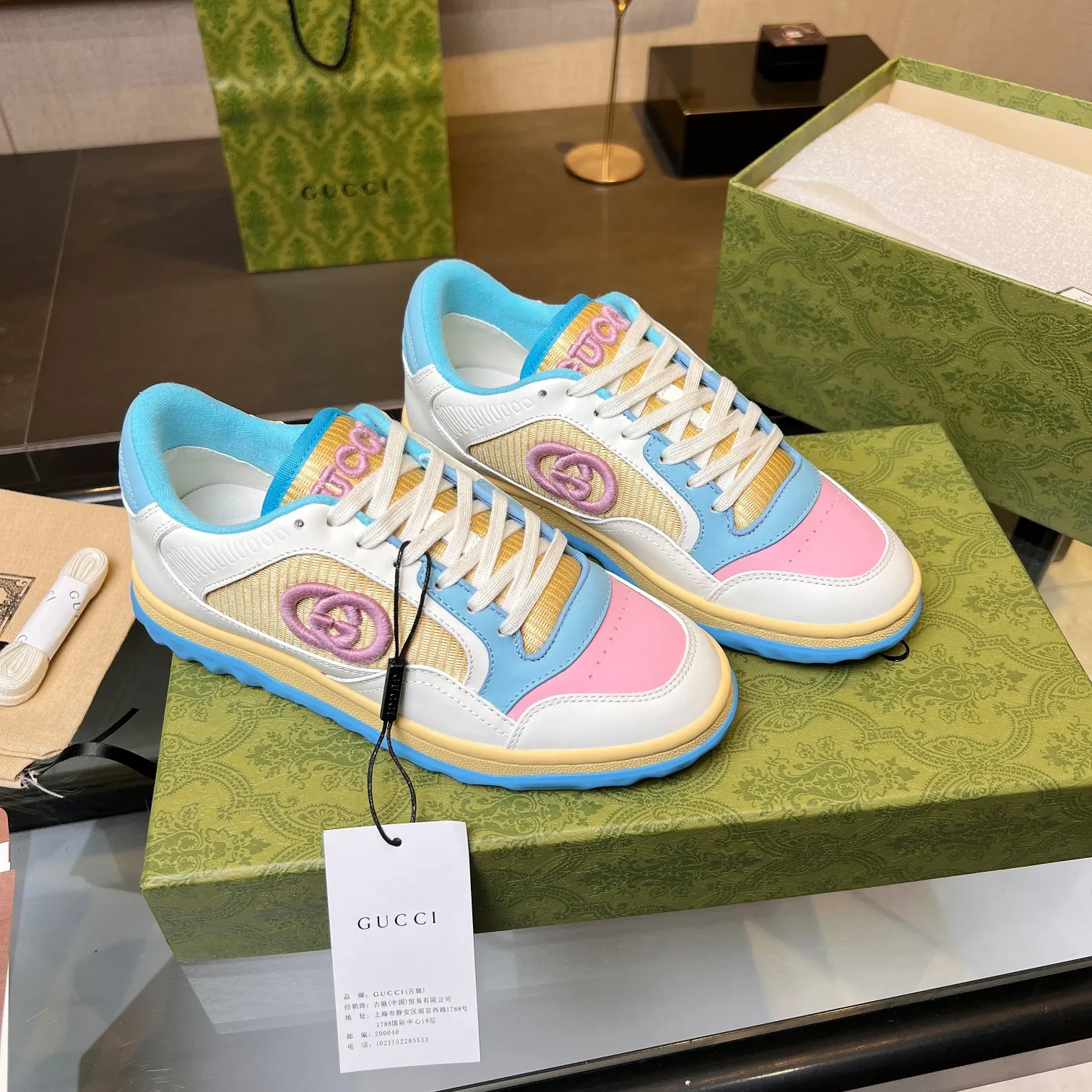 👟👟Ex-factory price 520👟👟 Top version, full styling effect, instant sales of the common practice of soft treading in the market, 💣💣💣Gucci2023 early spring Gucci G home latest hot style MAC80 sports shoes couple style casual retro distressed dirty shoes small dirty shoes small white shoes🌸🌸🌸 original purchase and development Production Gucci MAC80 new hot-selling series. The exquisite and compact interlocking double G logo romantically interprets the aesthetic concept of this series. Made of off-white leather, ▪️Material: original customized imported first-layer cowhide ▪️Inner lining: original customized imported breathable mesh ▪️Outsole: original molded two-color TPU outsole ▪️Sole thickness: 3CM ▪️Size: women's 35-40 / men's 39-45